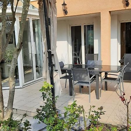 ホテル Chez Jeanne カランタン エクステリア 写真